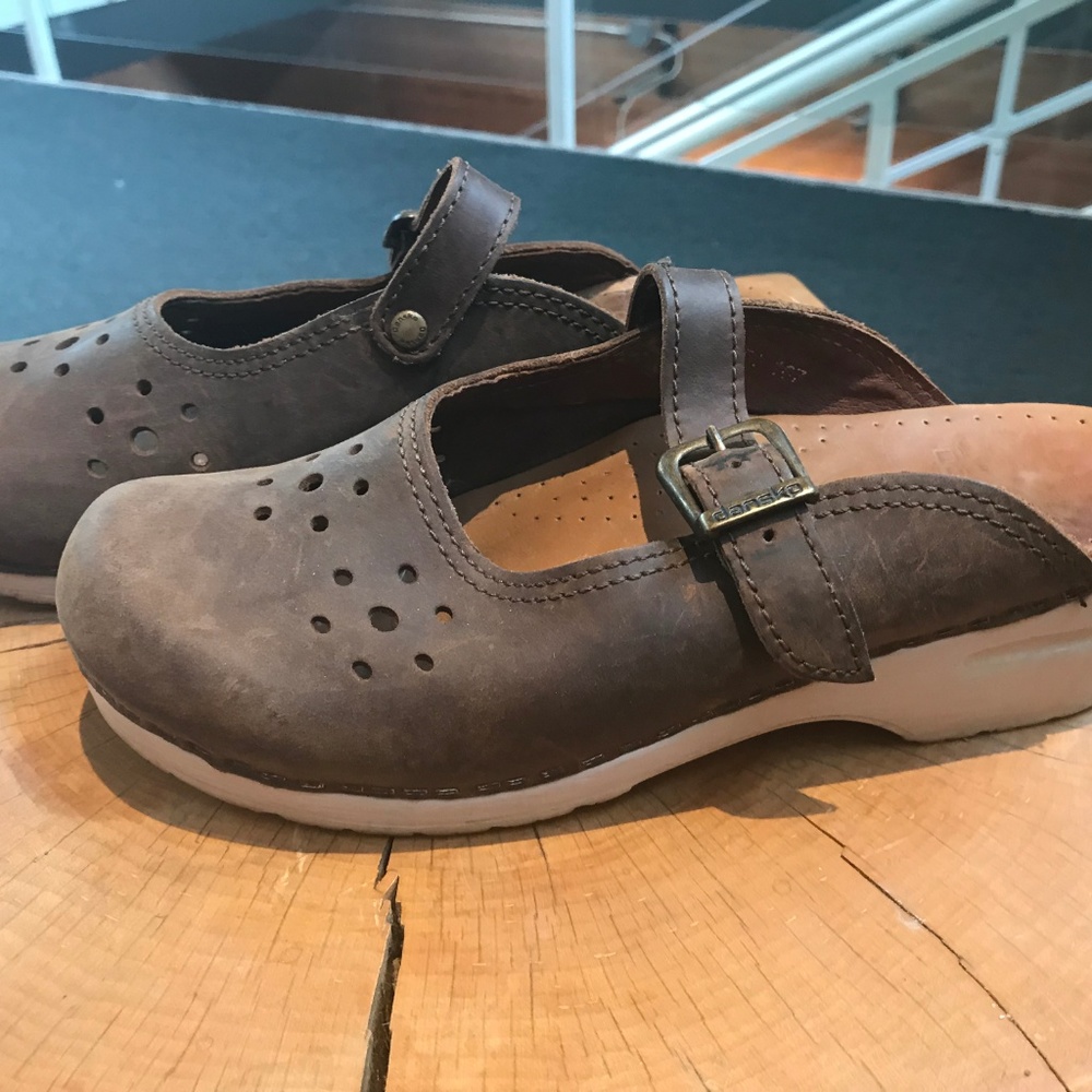 Dansko Slip-On Clogs Size 39 - image 2